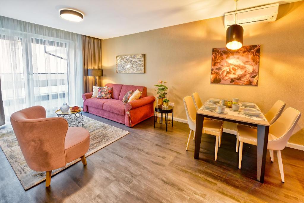 Posedenie v ubytovaní Club Luxury Apartman