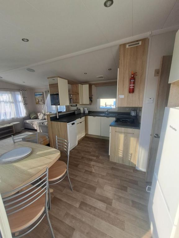 45 Sandringham, Blackpool (updated prices 2024)