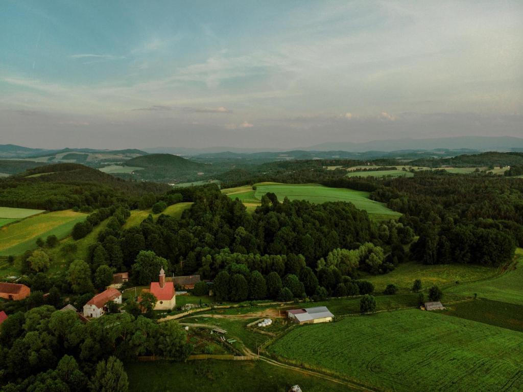 Příroda nedaleko luxury tent