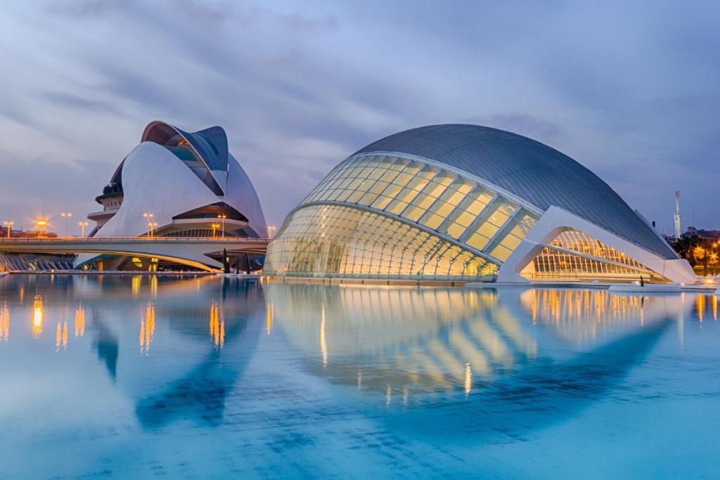 Valencia Moon Beach, Valencia – Updated 2023 Prices