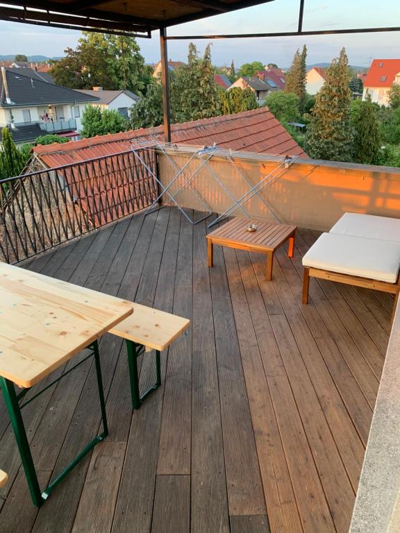 Balkón nebo terasa v ubytování Mainpark Apartment 4 Schlafzimmer bis zu 10 Personen direkt über AschaffApartment bei Aschaffenburg