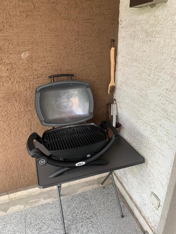 TV a/nebo společenská místnost v ubytování AschaffApartment 4 Schlafzimmer bis 10 Personen bei Aschaffenburg