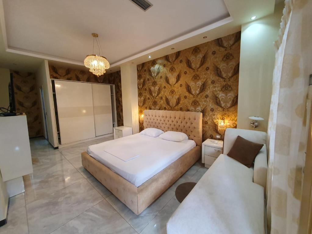 Deluxe Rooms - Image 1