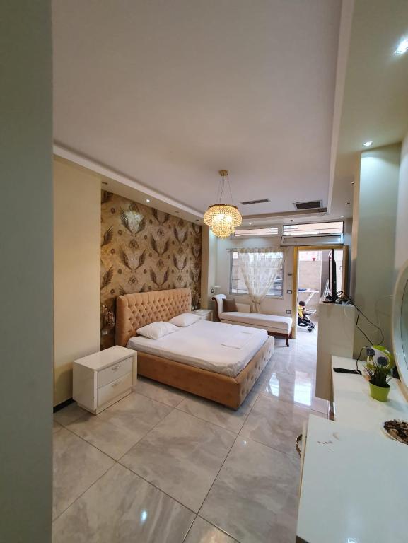 Deluxe Rooms - Image 5