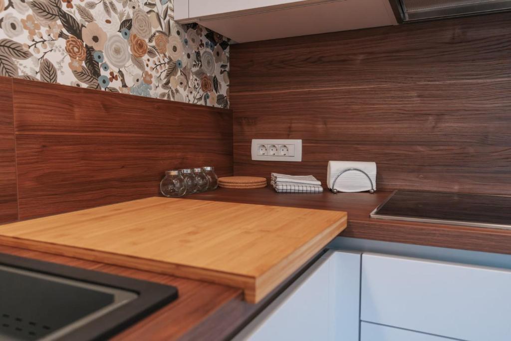 Kuchyň nebo kuchyňský kout v ubytování APARTMA LAMBERGER