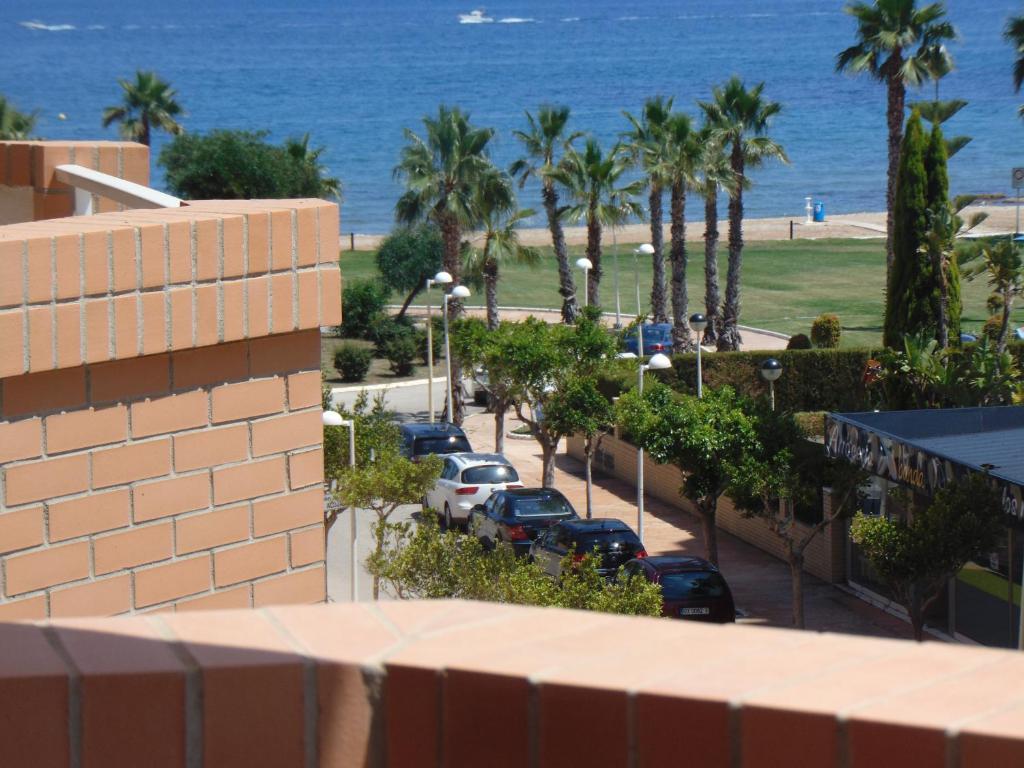 Apartamentos varios con 2 dorm en Marina Dor , la playa de Amplaries 47 , vista lateral al mar - Apartamento De Dos Dormitorios
