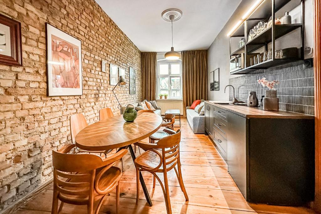 Old Town Centrum Residence Apartments - Scandi Two-Bedroom Apartment With Living Room