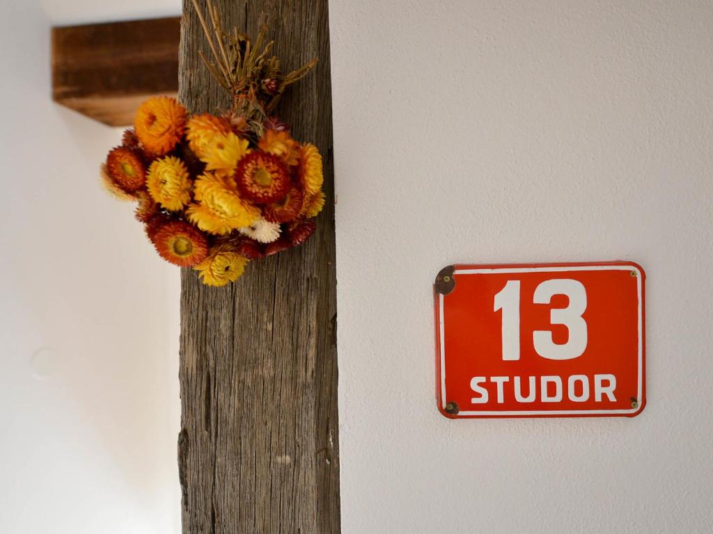 Certifikát, hodnocení, plakát nebo jiný dokument vystavený v ubytování Rustic House 13