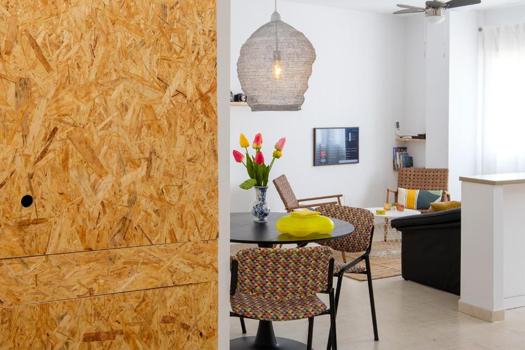 Telewizja i/lub zestaw kina domowego w obiekcie LOFT2STAY.COM