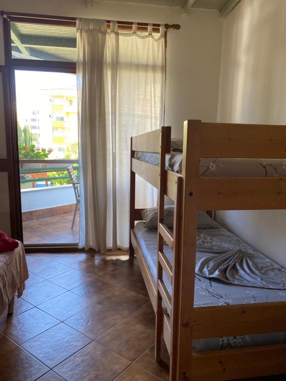 Near the Beach Golem - Best Prices - Imazhi 2