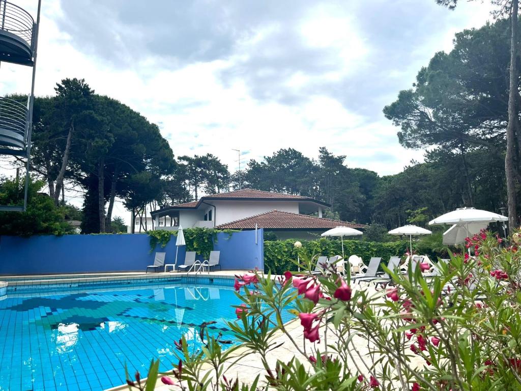 The swimming pool at or close to Hotel Alemagna Bed&Breakfast Bibione Lido del Sole