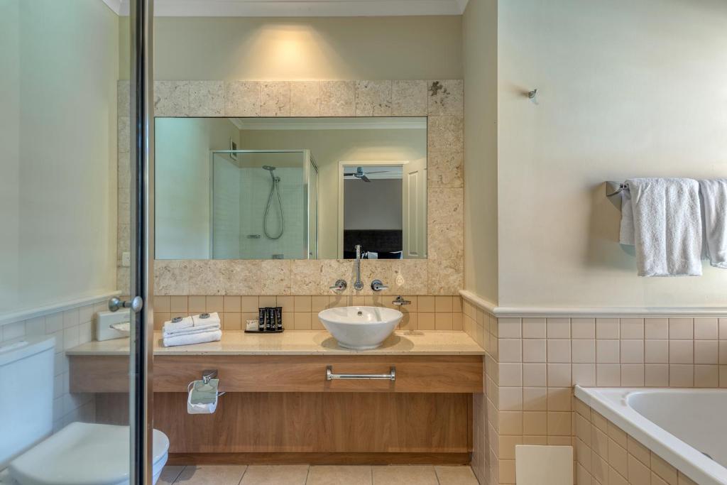Koupelna v ubytování Magnificent 2 bed unit in heart of Port Douglas