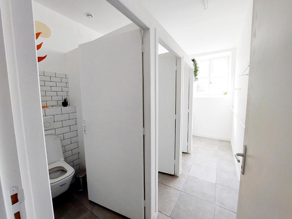 Koupelna v ubytování COAST - Utopy Hostel