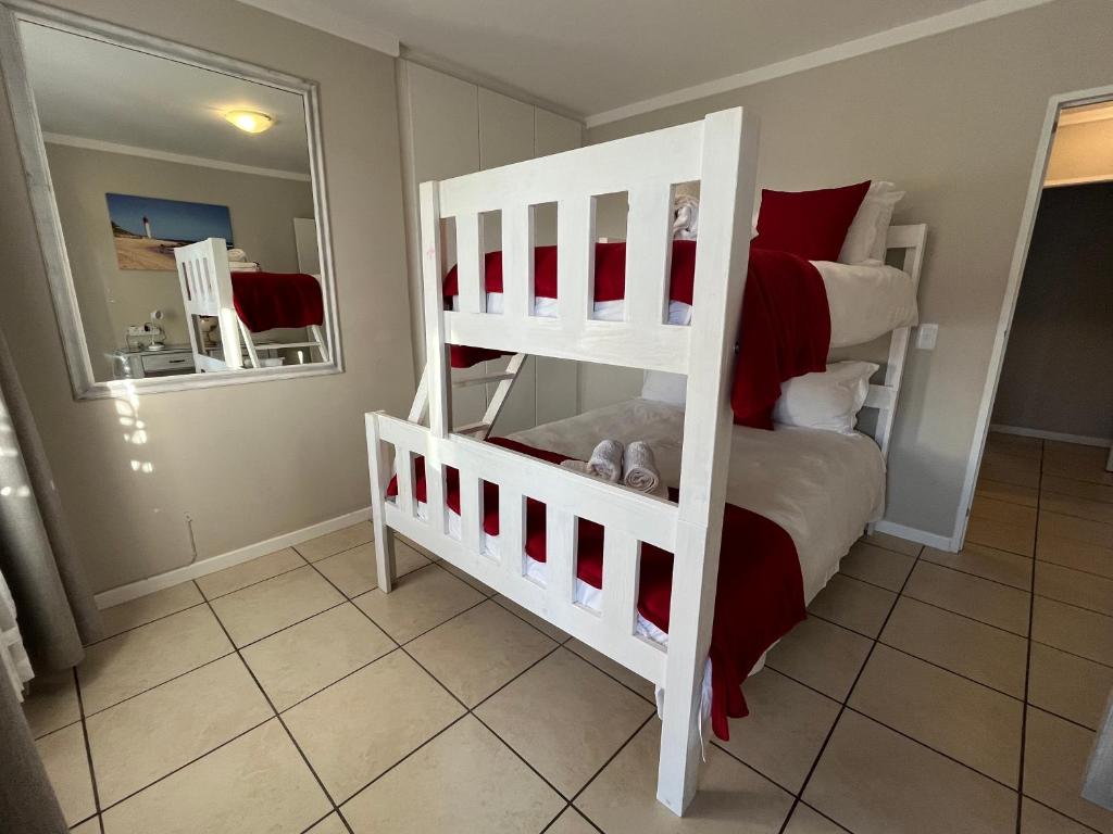 Beautiful 3 Bedroom Ground floor apartment - 66 Santini Village - Image 14