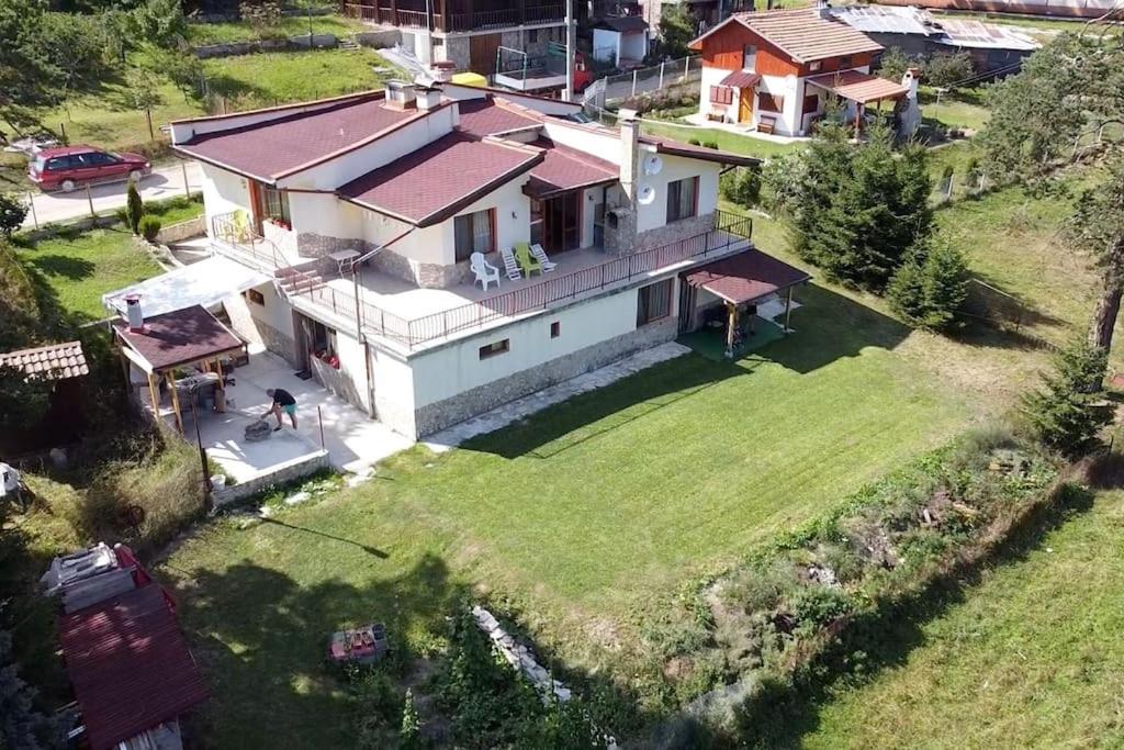 Budova, kde se vila nachází