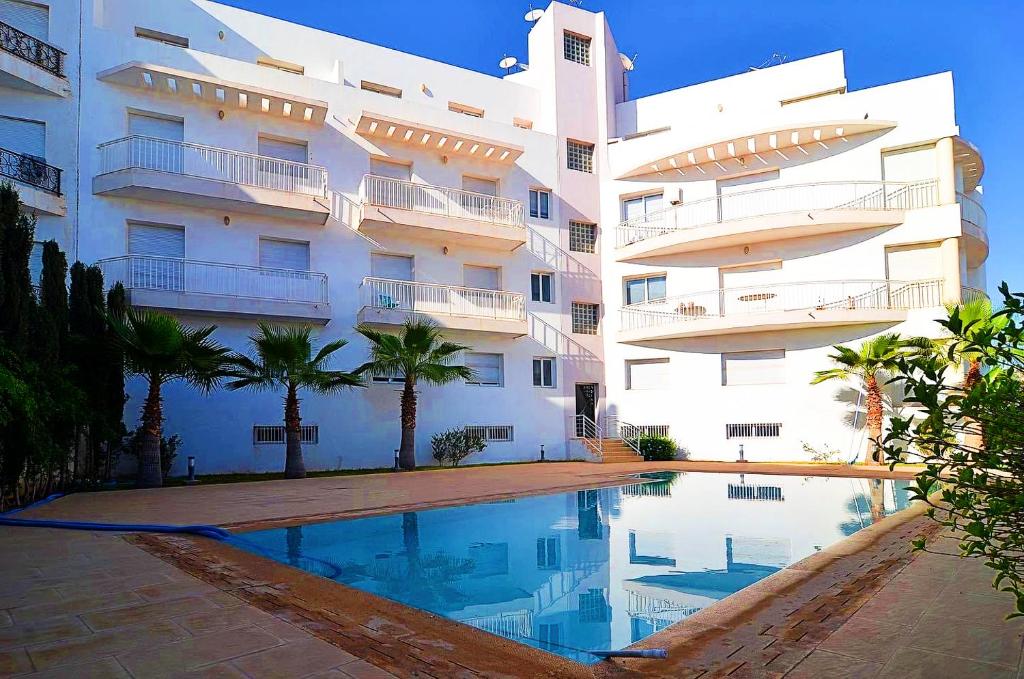 Bright, Cozy And Relaxing, With Pool 7 min to Sea