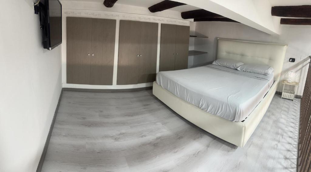 Кровать или кровати в номере Napoli centro storico