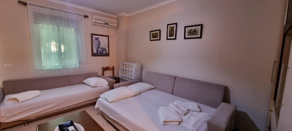 Sea View Studio Apartment Golem - Image 2