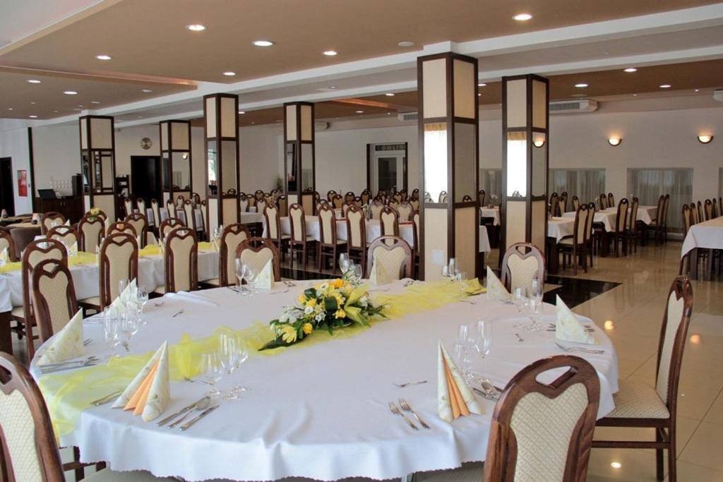 Restaurace v ubytování Hotel Auto Jas