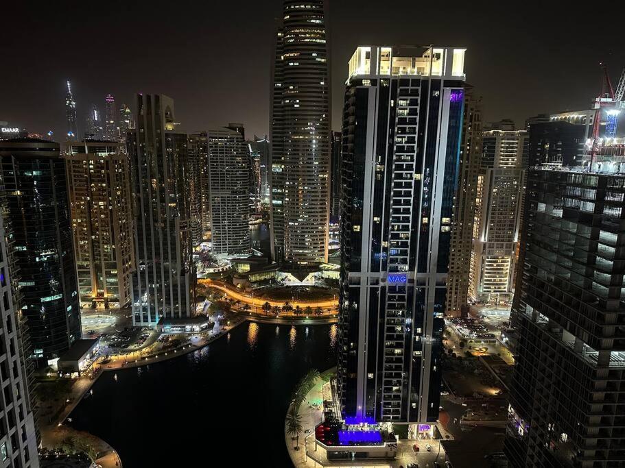 ModernLux – Luxury Duplex 1 BR in Movenpick Hotel JLT with Lake View