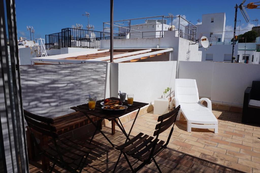 Balkón alebo terasa v ubytovaní IMPLUVIUM Conil-Terraza Privada-Parking- mayores de 25 años