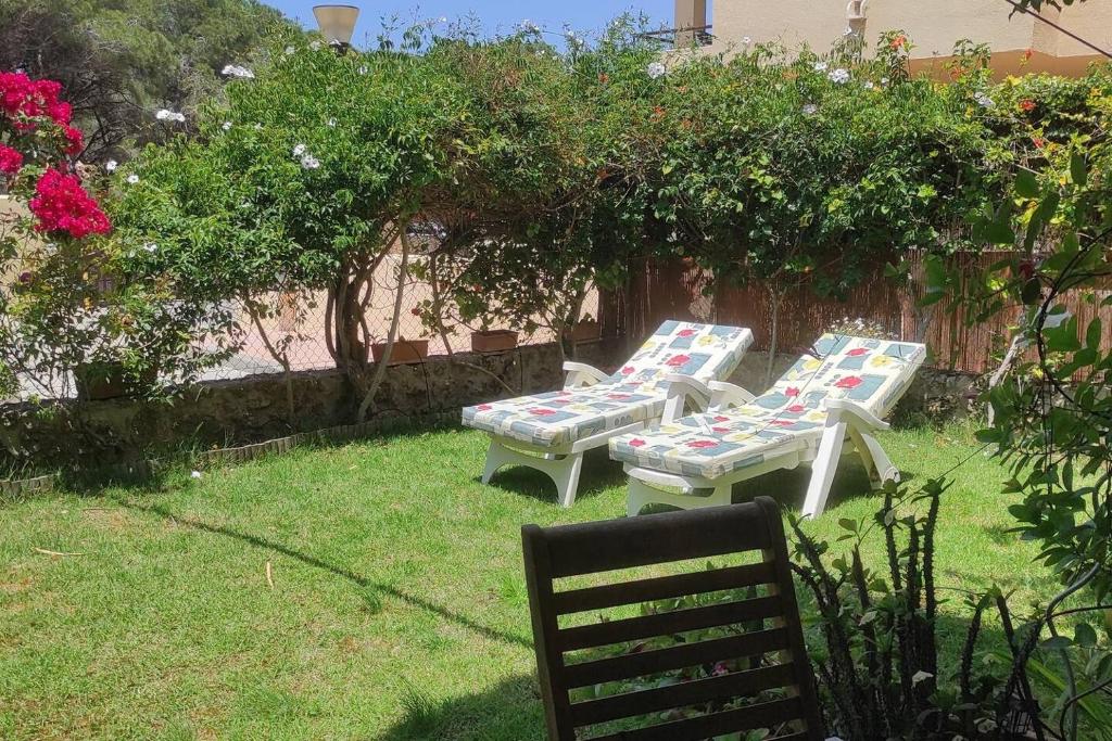 Vonkajšia záhrada v ubytovaní Apartamento a pie de playa con jardin privado