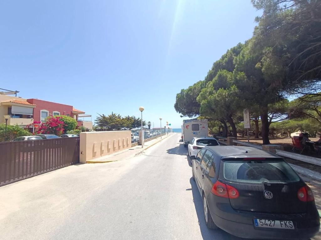 Fotografia z galérie ubytovania Apartamento a pie de playa con jardin privado v destinácii Rota