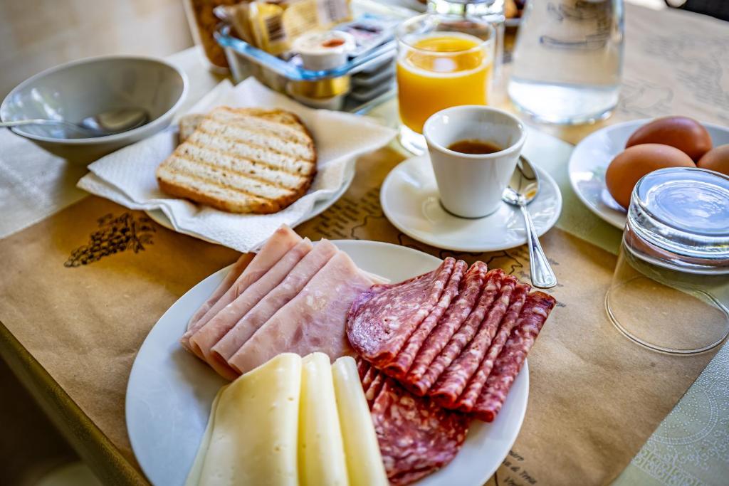Jídlo v hotelu nebo okolí