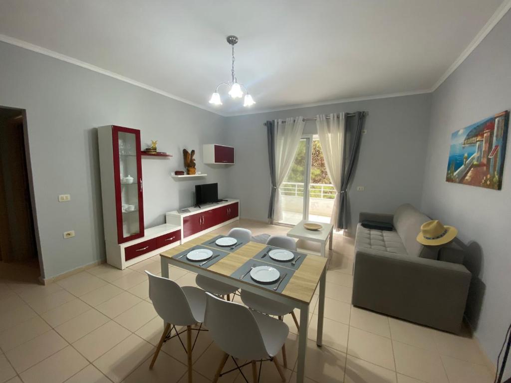 Sunny Apartament Saranda 2 - Image 9