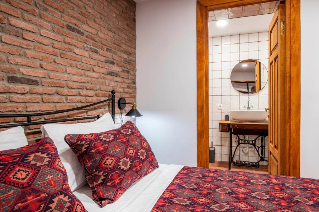 Llit o llits en una habitació de Your home, Lagodekhi