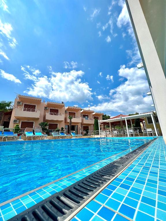 Bazén v ubytování Hotel Gjoci nebo v jeho okolí