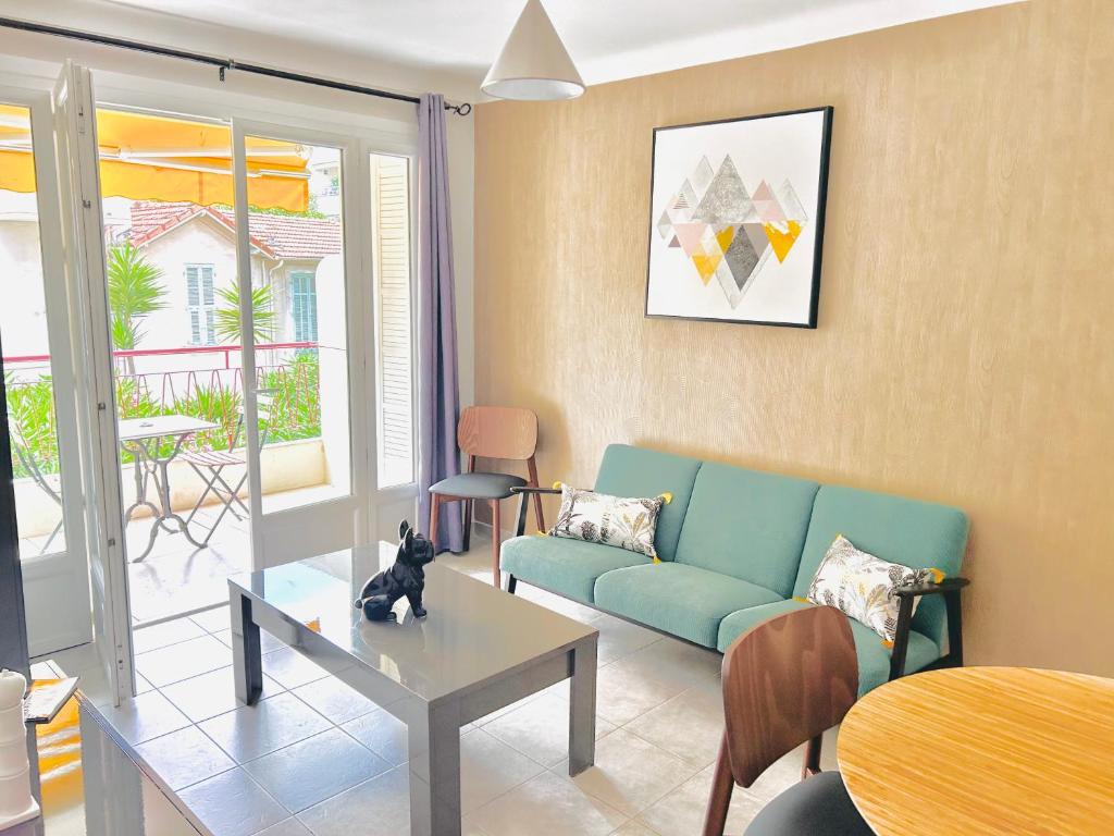Posedenie v ubytovaní 2 bedroom luxury flat with Balcony Cannes Center