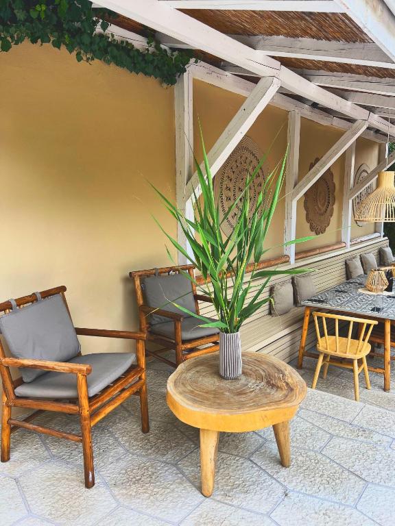 Balkón nebo terasa v ubytování Friends Family Hotel