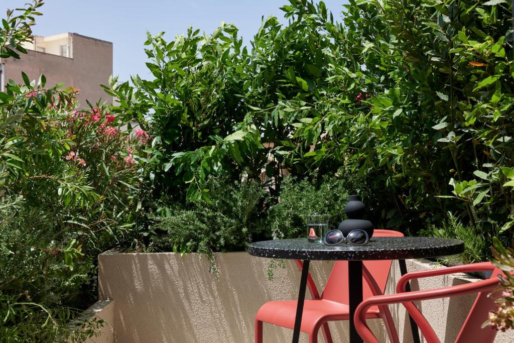 DWELL - Elegant City Stay - Resim 14