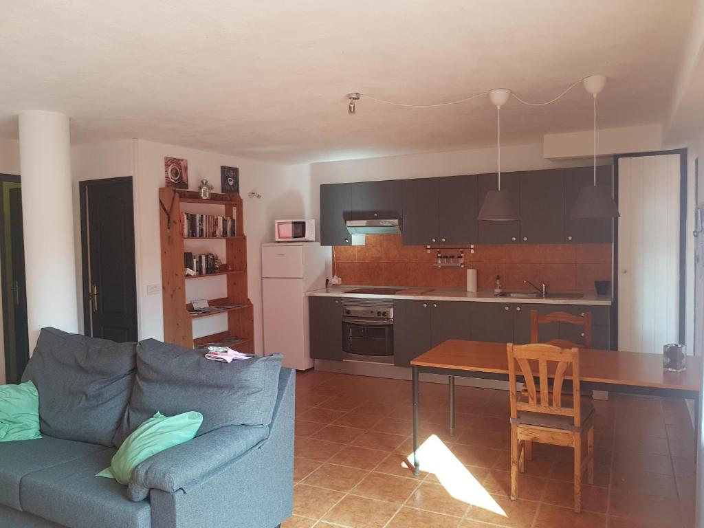Kuchnia lub aneks kuchenny w obiekcie Alojamiento único y tranquilo Arico con fibra optica