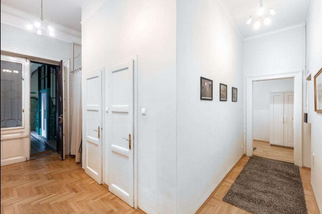 Fotografie z fotogalerie ubytování ORANGEHOMES Kalvin Sq 2 bedroom apartment v Budapešti