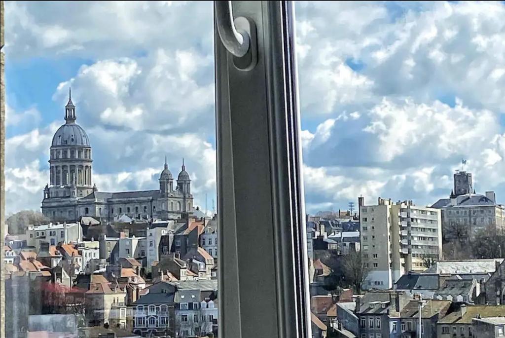 Výhľad na mesto Boulogne-sur-Mer alebo výhľad na mesto priamo z apartmánu