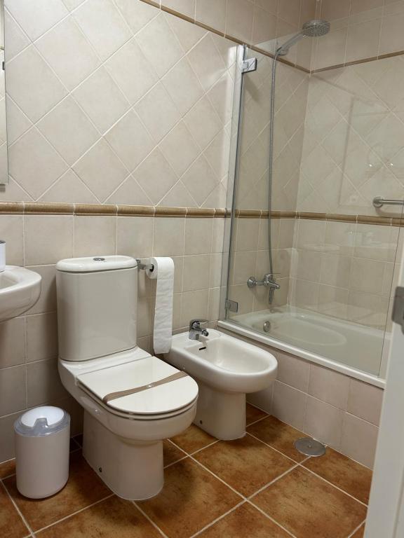 A bathroom at Sol y mar