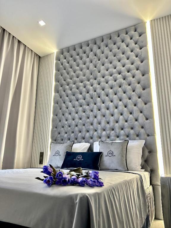 Central Family Boutique Apartments 1 - Two Bedroom Suite головне фото