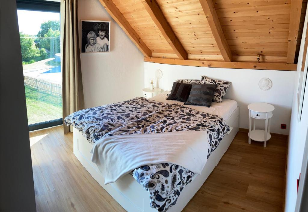 Letto o letti in una camera di Domek u ráje