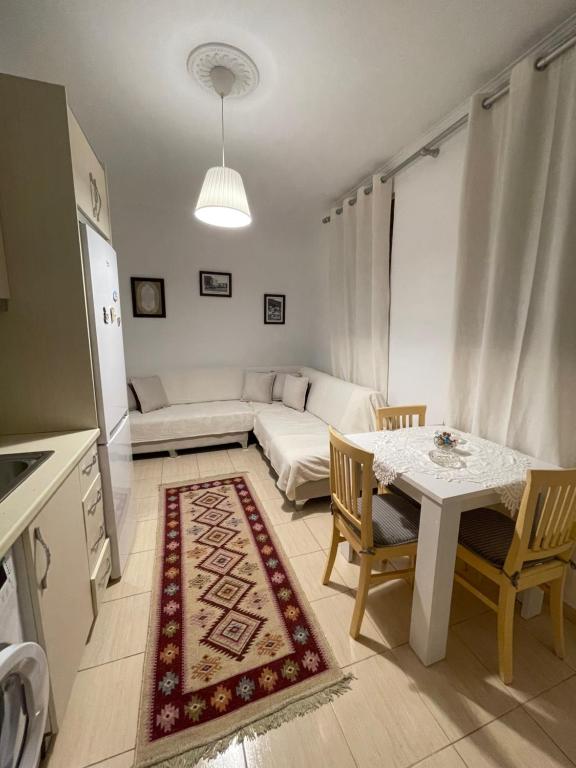 Meg’s Apartment - Imazhi 7