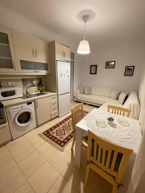 Meg’s Apartment - Imazhi 4