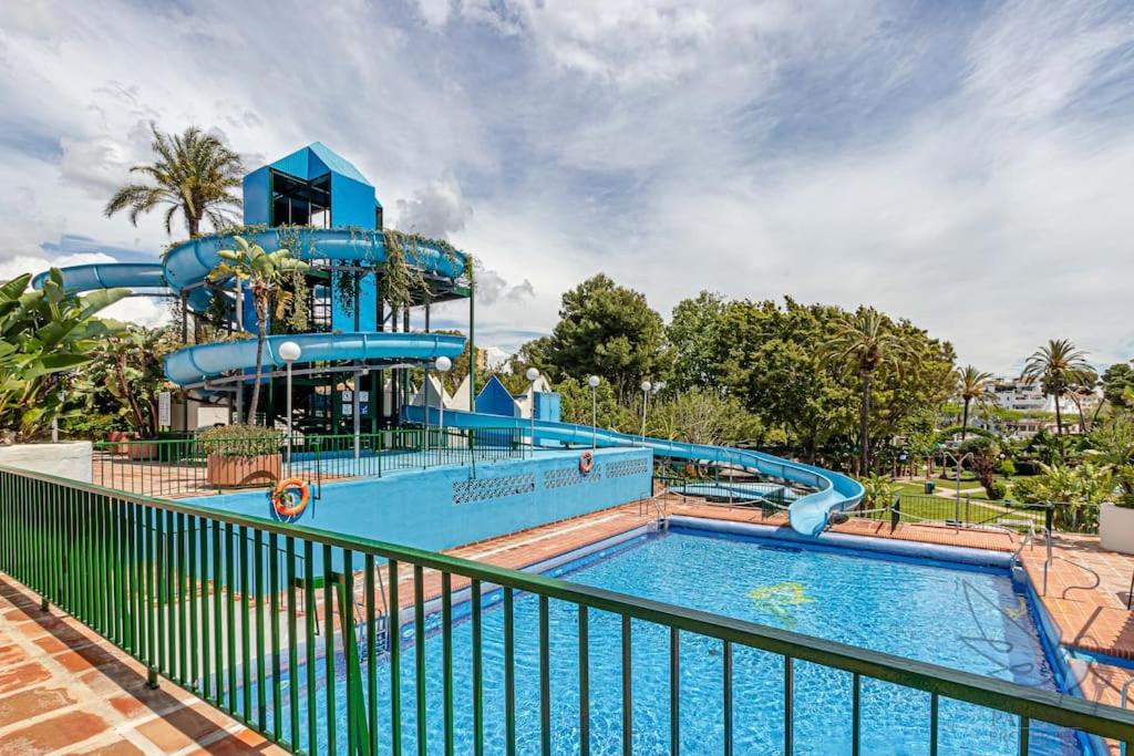 Benal beach 1BDR apartament with water park, Benalmádena ...