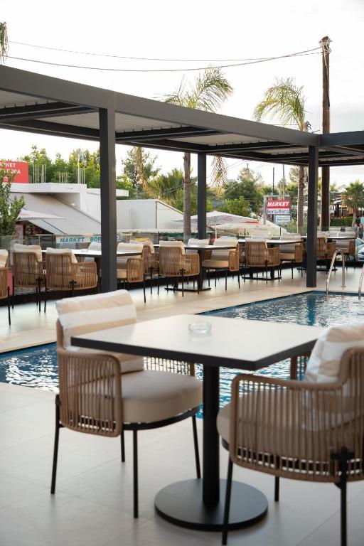 Colosseum Hotel - Image 3