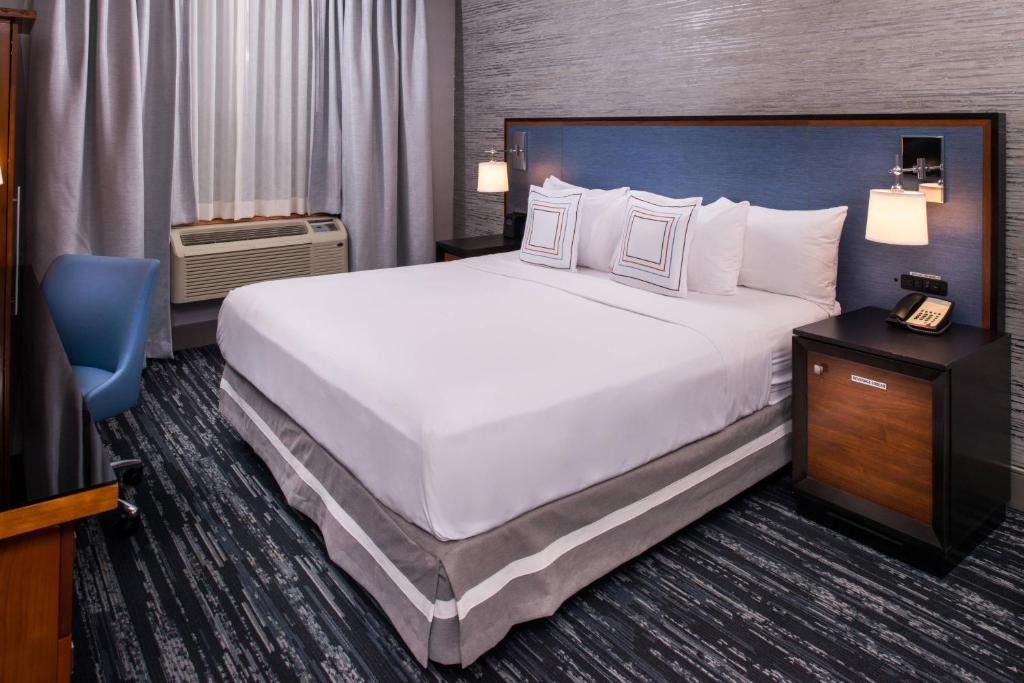 Fairfield Inn & Suites By Marriott New York Manhattan/Times Square, آژانس هواپیمایی آسمان سپید