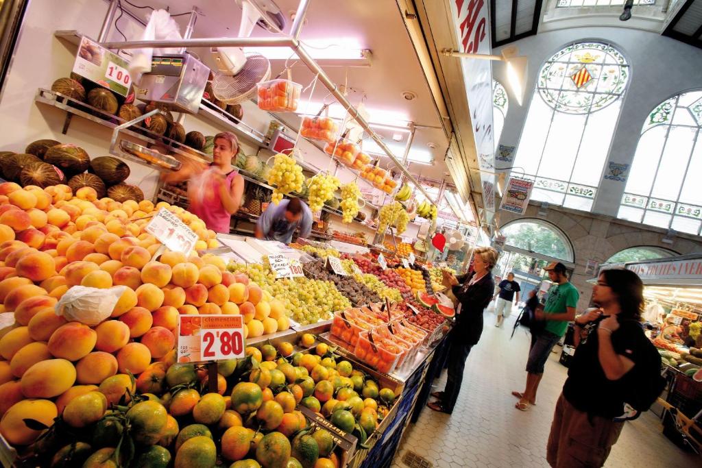 Supermarket nebo jiné obchody v  apartmánu nebo okolí