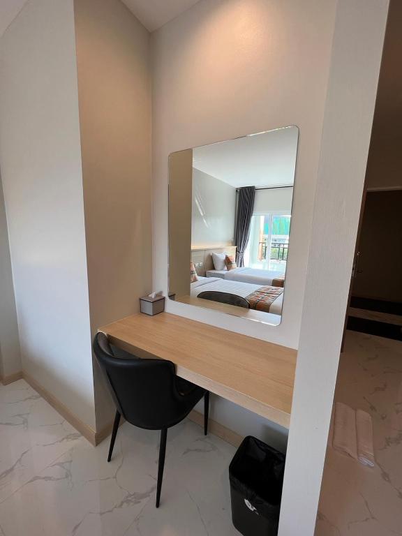 THE HUB SURATTHANl - 9