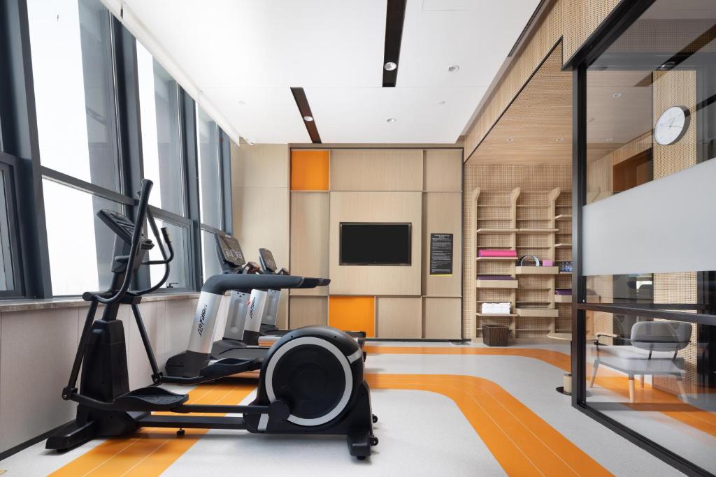Fitness centrum a/nebo fitness zařízení v ubytování Home2 Suites by Hilton Beijing Shunyi