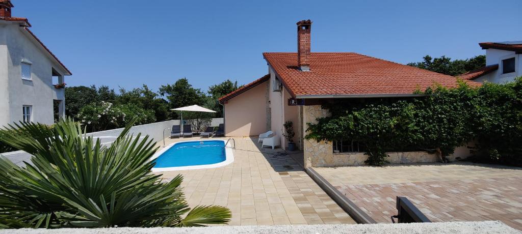 Πισίνα στο ή κοντά στο Villa Leonore mit beheizbarem Pool