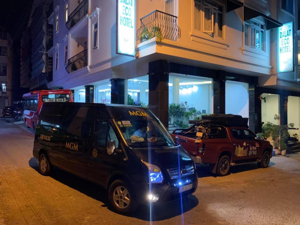 Tòa nhà nơi khách sạn tọa lạc